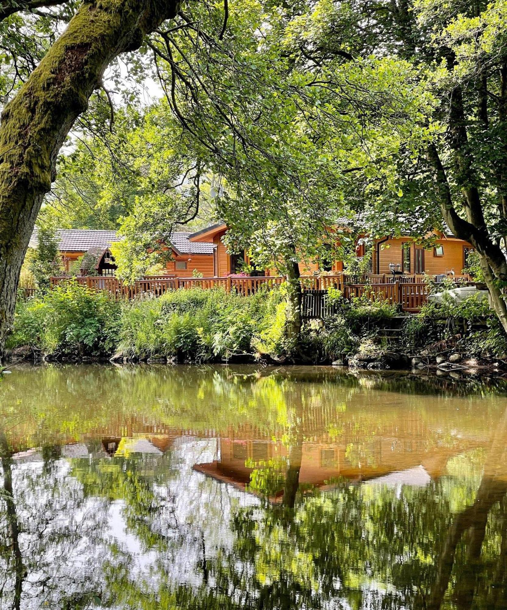 Riverbank Lodge Dollar Exteriér fotografie